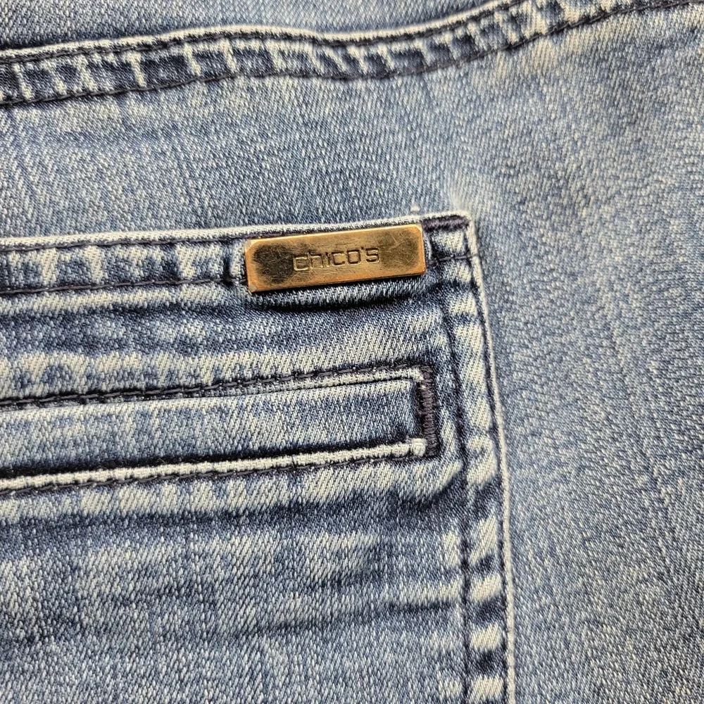 SO Slimming by chicos blue jeans size 1.5 waist 34